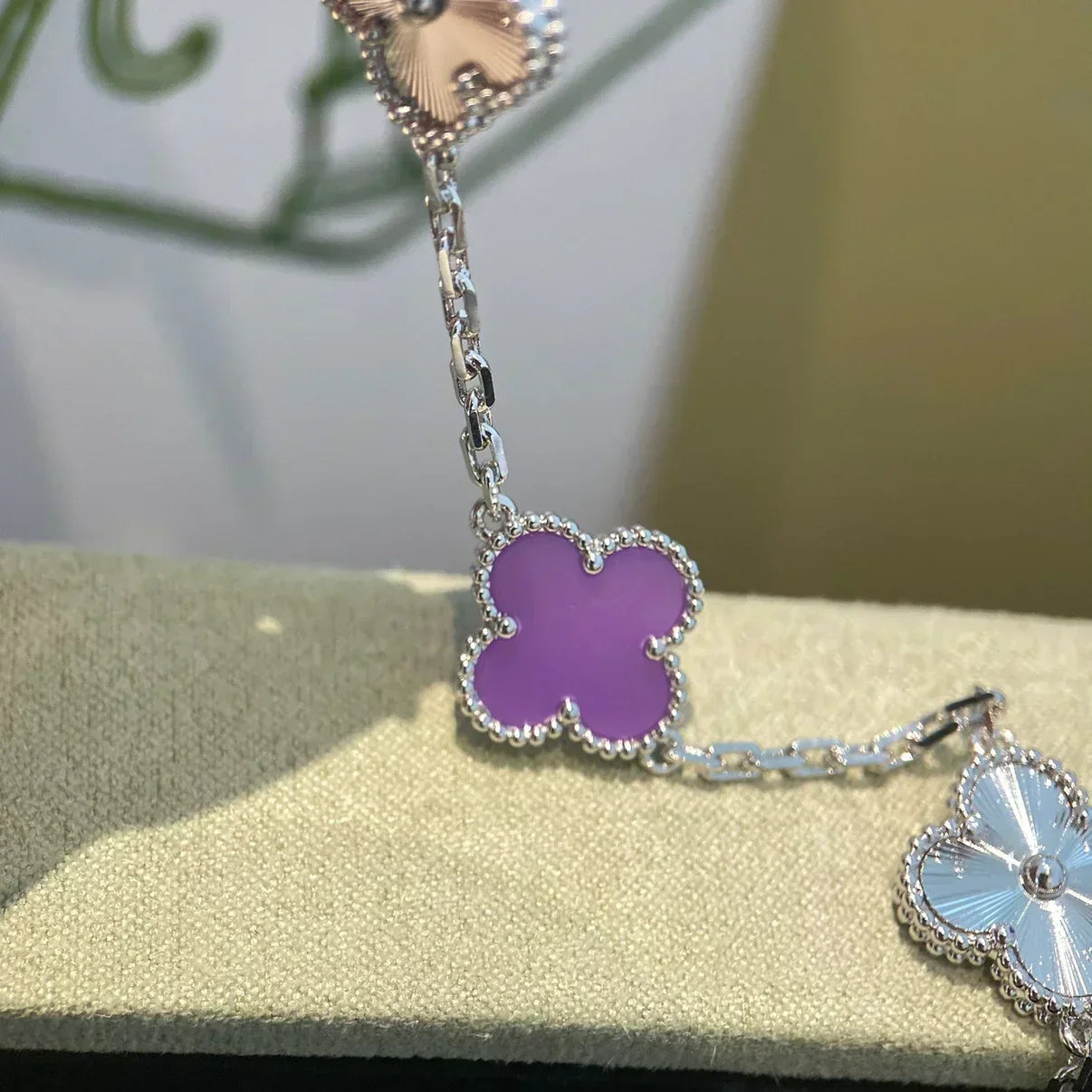 [Spark] CLOVER 5 MOTIF VIOLET BRACELET COLLECTION