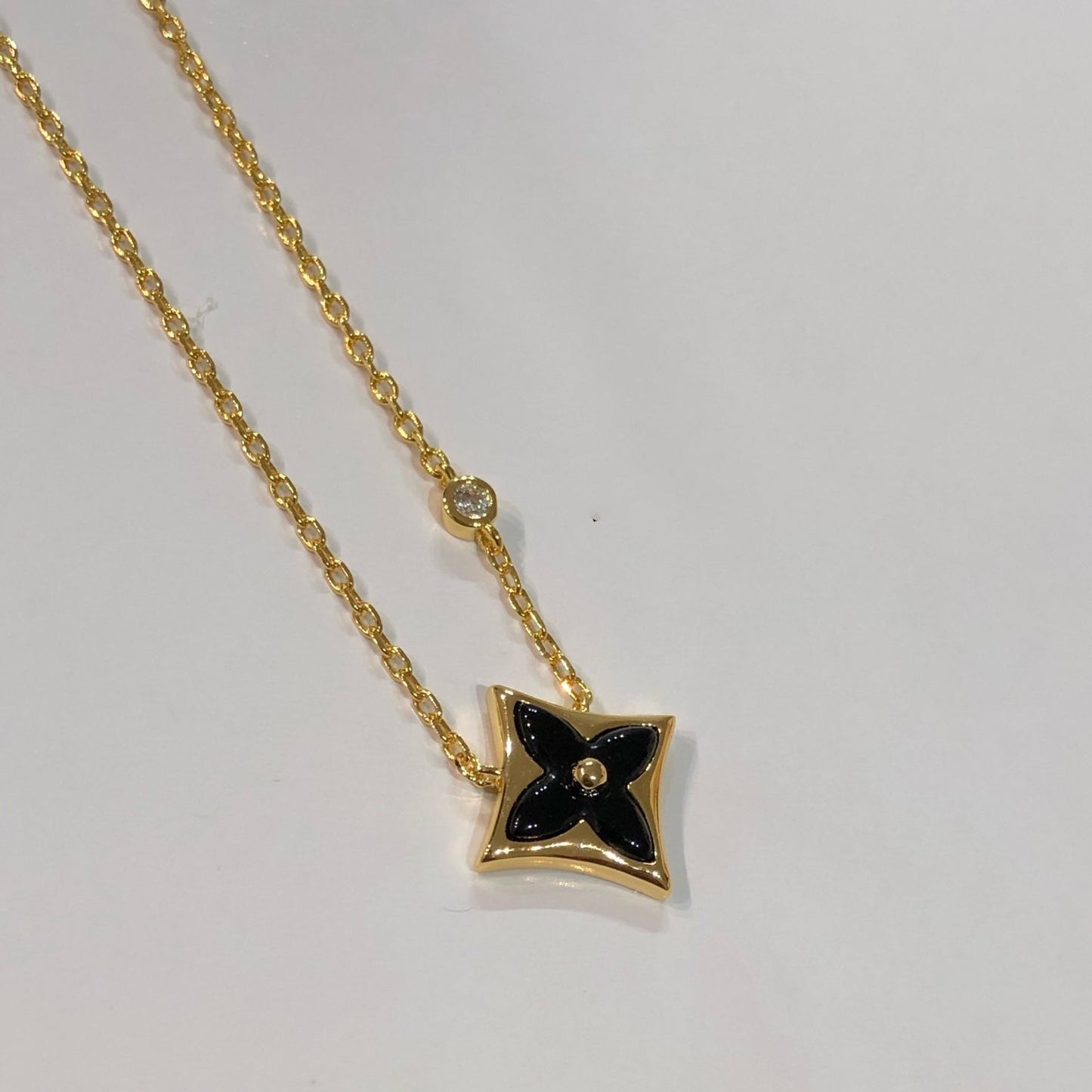 [Spark]STAR BLACK MOP NECKLACE