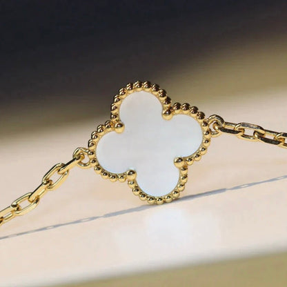 [Spark]CLOVER 20 MOTIFS WHITE MOP NECKLACE