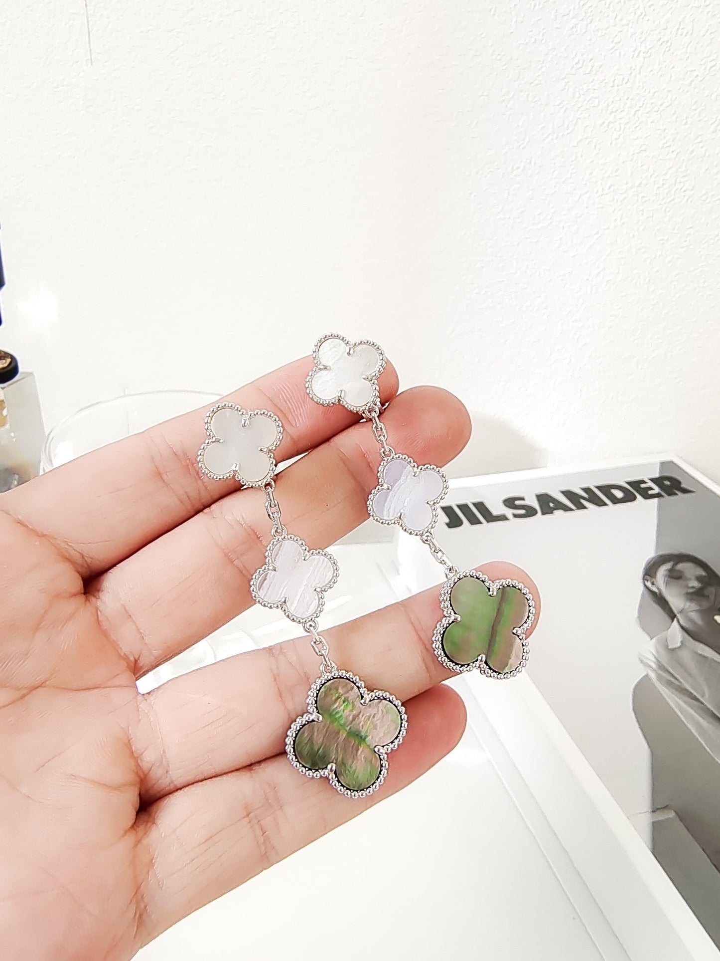 [Spark]CLOVER 3 MOTIFS CHALCEDONY DARK MOP SILVER EARRINGS