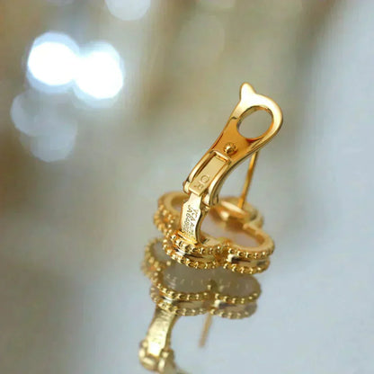 [Spark]CLOVER MEDIUM 1 MOTIFS  WHITE MOP STUD EARRINGS