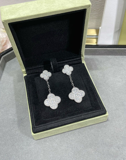 [Spark]CLOVER 2 MOTIFS DIAMOND PAVED SILVER EARRINGS