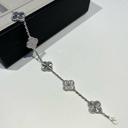 [Spark] CLOVER 5 MOTIF LASER BRACELET COLLECTION