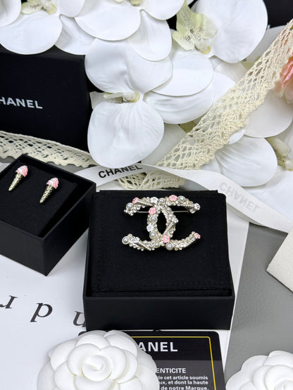 [Spark]26C Pink-White Enamel Ice Cream Cone Double C Brooch