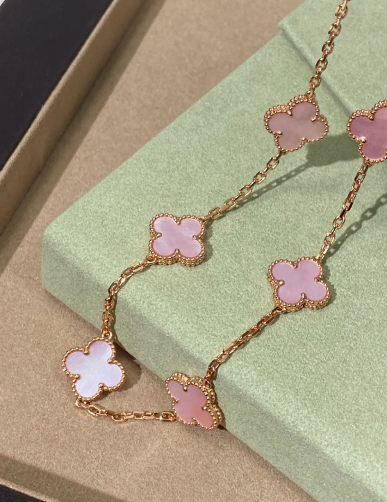[Spark Jewellery] Pink Necklace with Ten Clover Designs