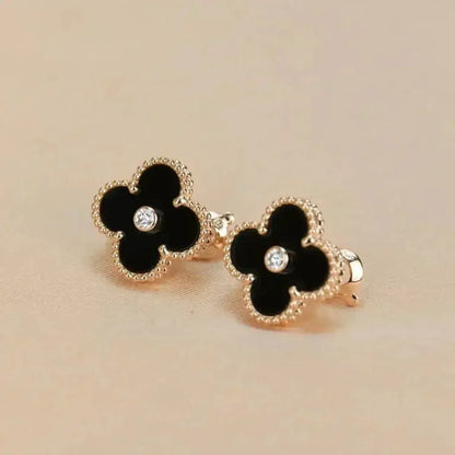 [Spark]CLOVER MEDIUM 1 MOTIFS ONYX DIAMOND EARRINGS