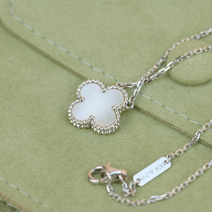[Spark]CLOVER  15MM WHITE MOTHER-OF-PEARL SILVER