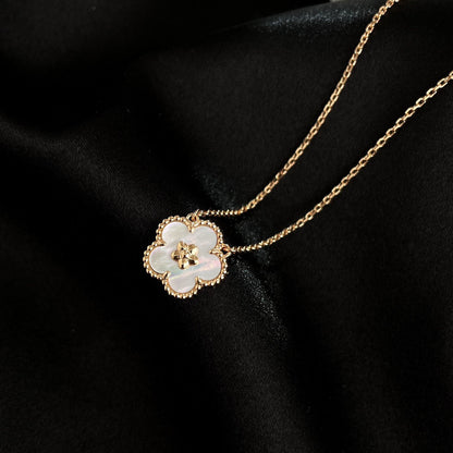 [Spark]LUCKY  WHITE MOP  PLUM BLOSSOM NECKLACE