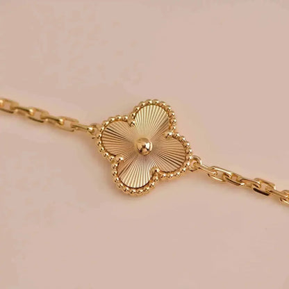 [Spark] CLOVER 5 MOTIF LASER BRACELET COLLECTION
