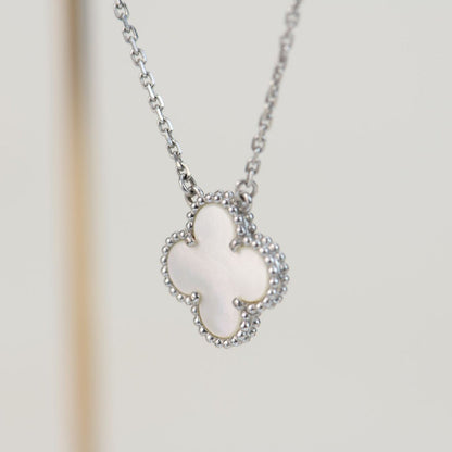 [Spark]CLOVER  15MM WHITE MOTHER-OF-PEARL SILVER