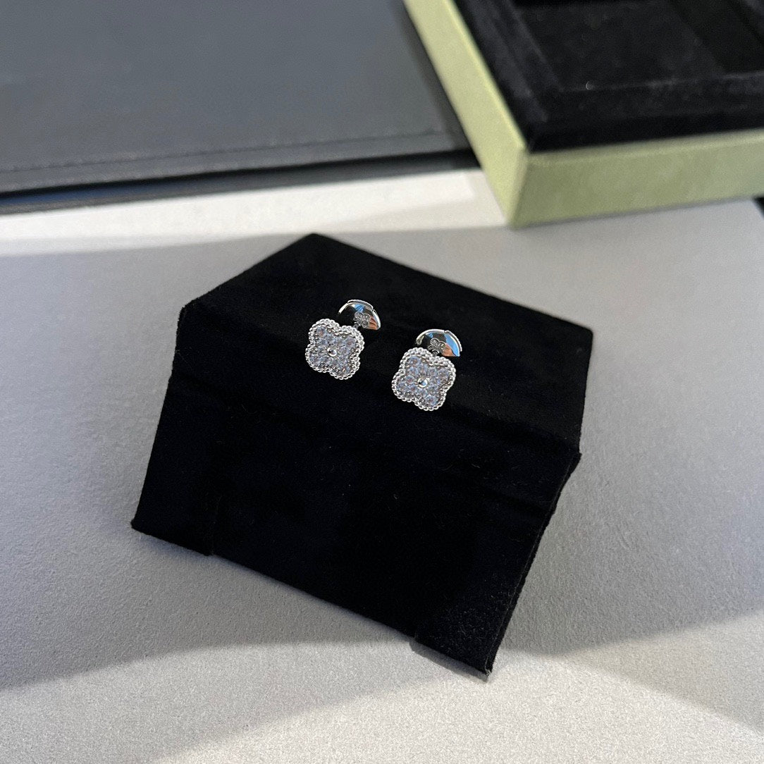 [Spark]CLOVER MINI DIAMOND STUD EARRINGS
