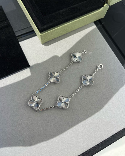 [Spark] CLOVER 5 MOTIF LASER BRACELET COLLECTION